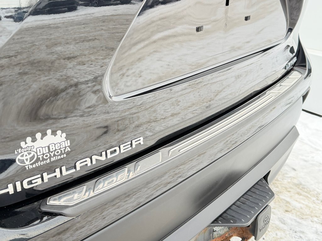 2020 Toyota Highlander LE AWD / 8 PASSAGERS / HITCH TOYOTA / in Thetford Mines, Quebec - 21 - w1024h768px