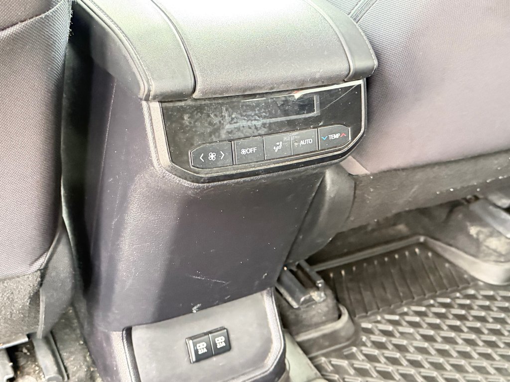 2020 Toyota Highlander LE AWD / 8 PASSAGERS / HITCH TOYOTA / in Thetford Mines, Quebec - 49 - w1024h768px