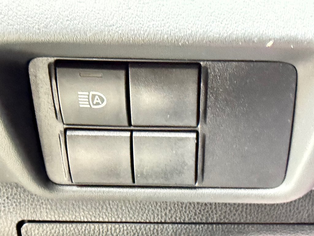 2020 Toyota Highlander LE AWD / 8 PASSAGERS / HITCH TOYOTA / in Thetford Mines, Quebec - 29 - w1024h768px