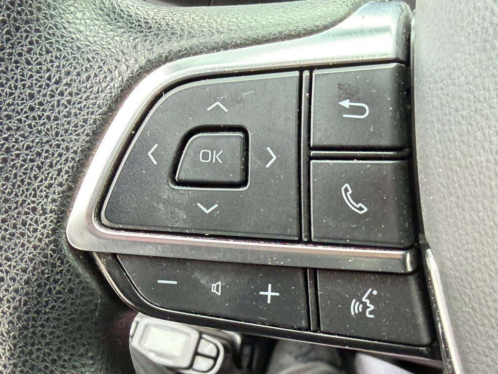 2020 Toyota Highlander LE AWD / 8 PASSAGERS / HITCH TOYOTA / in Thetford Mines, Quebec - 31 - w1024h768px