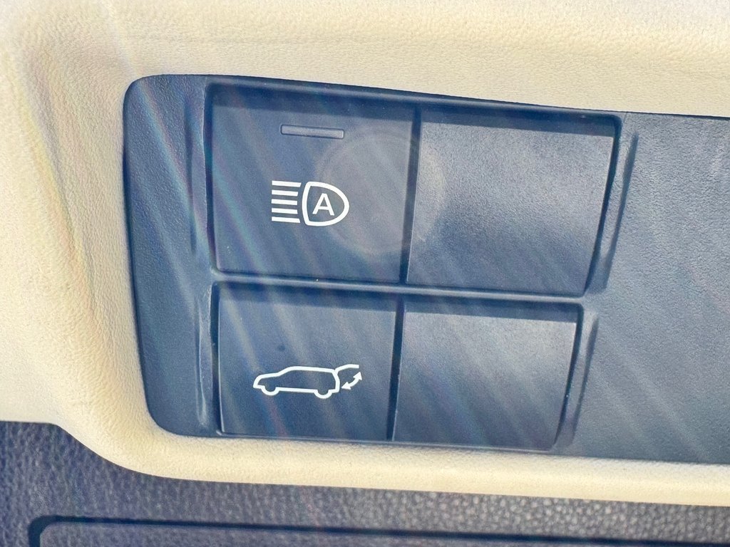 2021 Toyota Highlander HYBRIDE XLE AWD / PRIX PRÉ-ENCAN FAITES VITE !! / in Thetford Mines, Quebec - 38 - w1024h768px