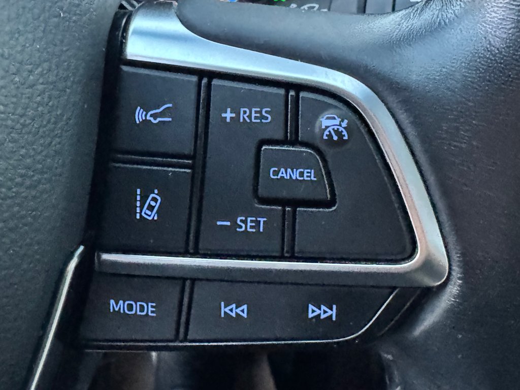 2021 Toyota Highlander HYBRIDE XLE AWD / PRIX PRÉ-ENCAN FAITES VITE !! / in Thetford Mines, Quebec - 44 - w1024h768px