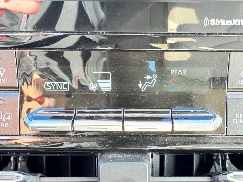 2021 Toyota Highlander HYBRIDE XLE AWD / PRIX PRÉ-ENCAN FAITES VITE !! / in Thetford Mines, Quebec - 49 - w1024h768px