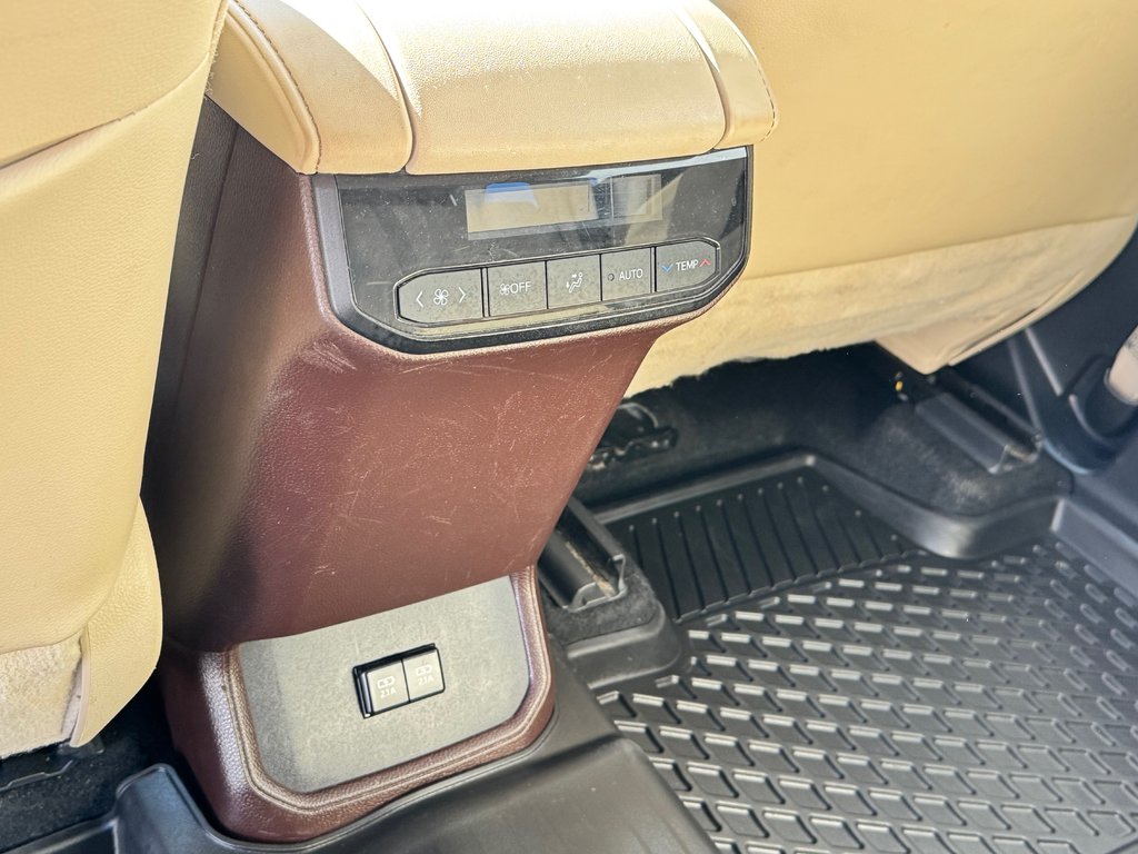 2021 Toyota Highlander HYBRIDE XLE AWD / PRIX PRÉ-ENCAN FAITES VITE !! / in Thetford Mines, Quebec - 66 - w1024h768px