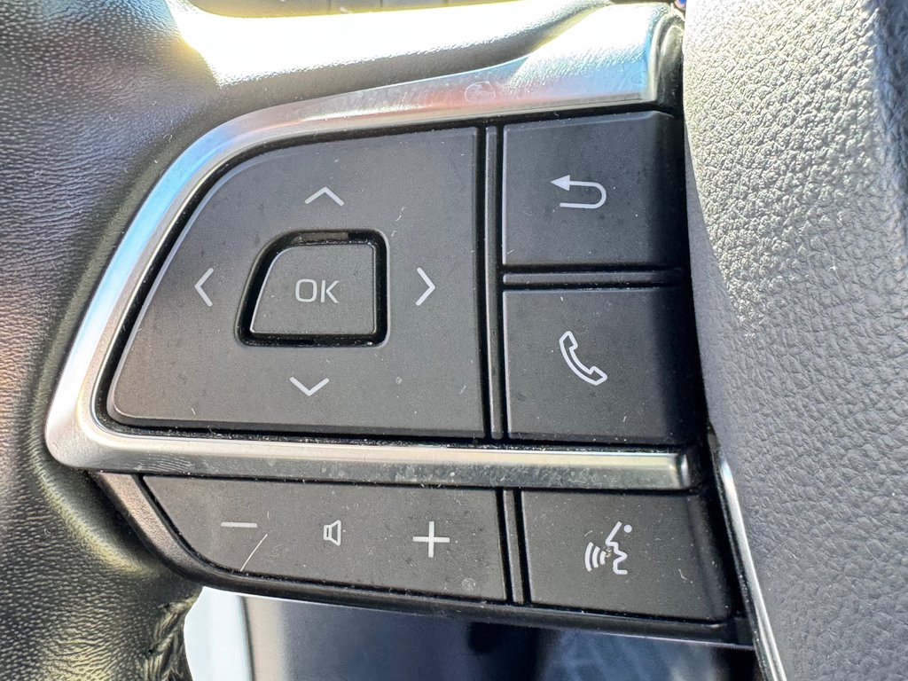 2021 Toyota Highlander HYBRIDE XLE AWD / PRIX PRÉ-ENCAN FAITES VITE !! / in Thetford Mines, Quebec - 41 - w1024h768px