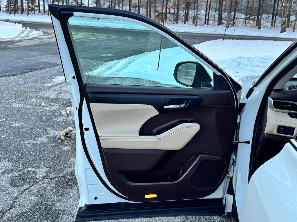 2021 Toyota Highlander HYBRIDE XLE AWD / PRIX PRÉ-ENCAN FAITES VITE !! / in Thetford Mines, Quebec - 33 - w1024h768px