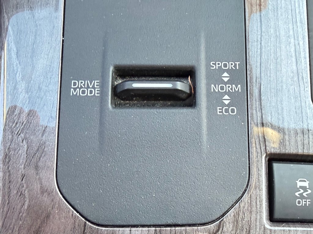 Toyota Highlander HYBRIDE LIMITED AWD / 8 PASSAGERS / 2021 à Thetford Mines, Québec - 56 - w1024h768px