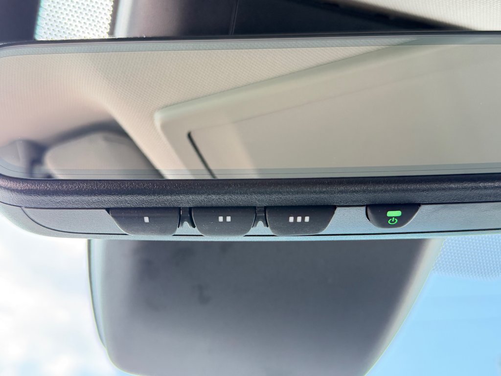 2021 Toyota Highlander XLE AWD / TRÈS BAS KILOS / 8 PASSAGERS / in Thetford Mines, Quebec - 56 - w1024h768px