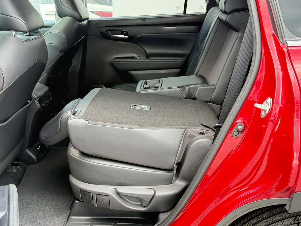 2021 Toyota Highlander XLE AWD / TRÈS BAS KILOS / 8 PASSAGERS / in Thetford Mines, Quebec - 61 - w1024h768px