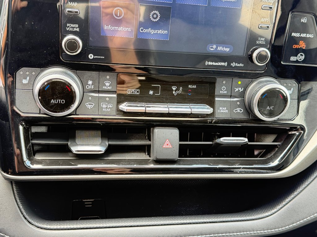 2021 Toyota Highlander XLE AWD / TRÈS BAS KILOS / 8 PASSAGERS / in Thetford Mines, Quebec - 48 - w1024h768px