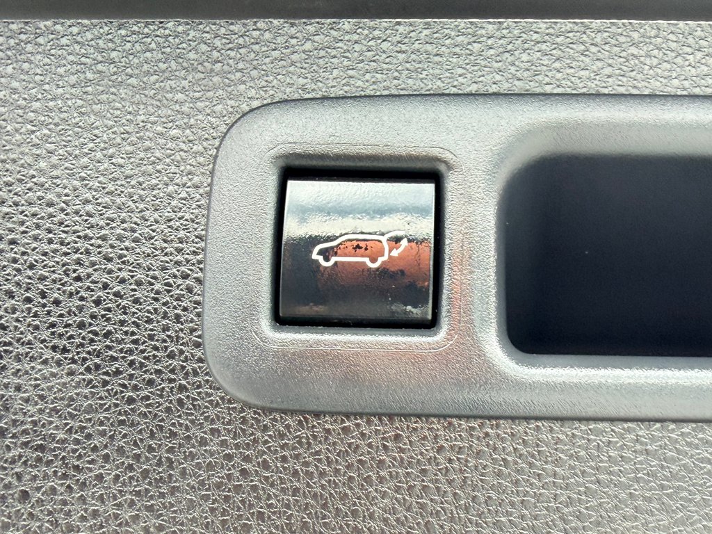 2021 Toyota Highlander XLE AWD / TRÈS BAS KILOS / 8 PASSAGERS / in Thetford Mines, Quebec - 69 - w1024h768px