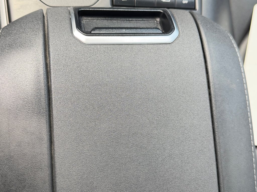 2021 Toyota Highlander XLE AWD / TRÈS BAS KILOS / 8 PASSAGERS / in Thetford Mines, Quebec - 53 - w1024h768px