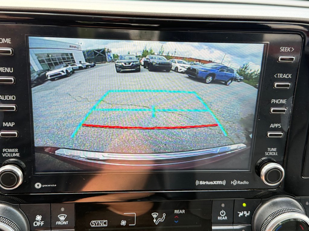 2021 Toyota Highlander XLE AWD / TRÈS BAS KILOS / 8 PASSAGERS / in Thetford Mines, Quebec - 45 - w1024h768px