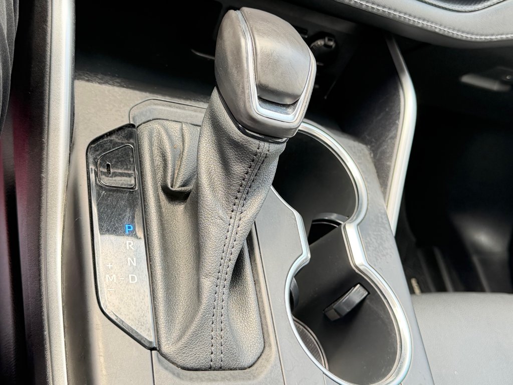 2021 Toyota Highlander XLE AWD / TRÈS BAS KILOS / 8 PASSAGERS / in Thetford Mines, Quebec - 50 - w1024h768px