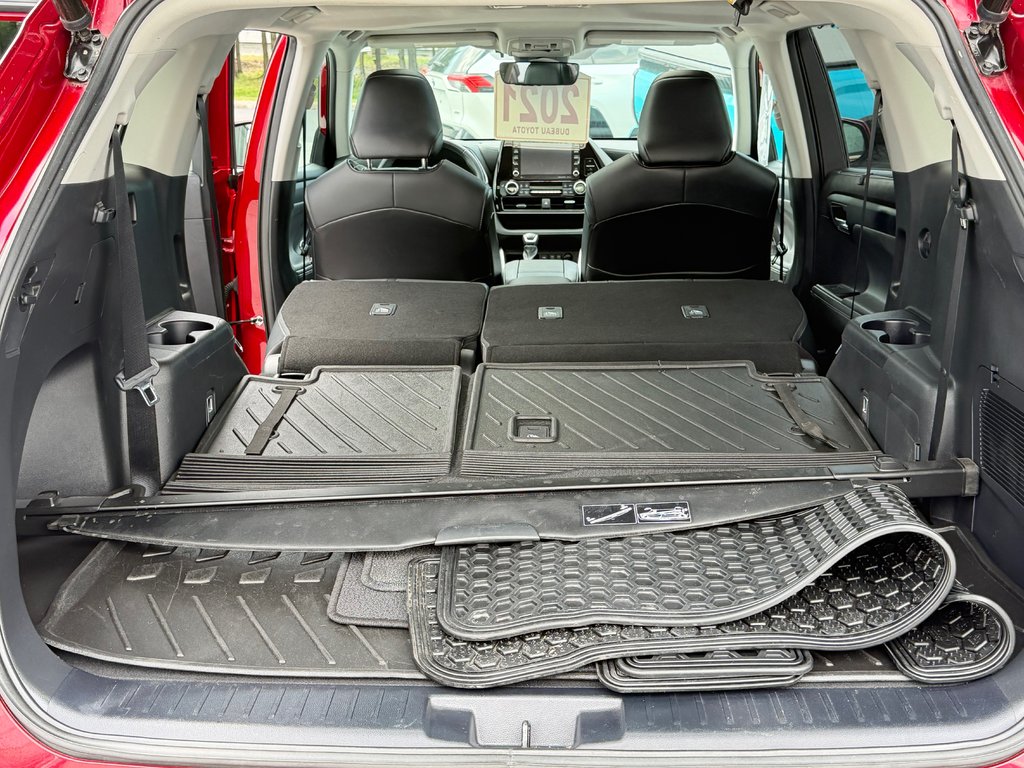 2021 Toyota Highlander XLE AWD / TRÈS BAS KILOS / 8 PASSAGERS / in Thetford Mines, Quebec - 67 - w1024h768px