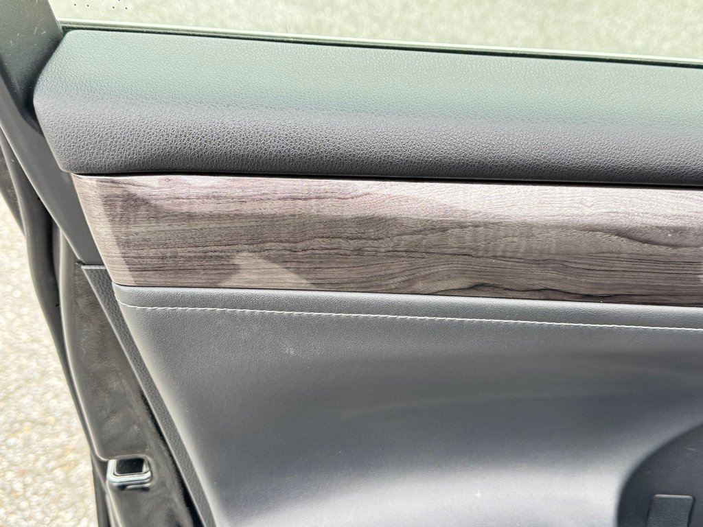 2022 Toyota Highlander LIMITED / BARRE DE TOIT / 7 PASSAGERS / HITCH D'ORIGINE / in Thetford Mines, Quebec - 32 - w1024h768px