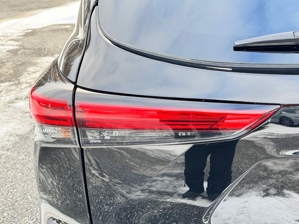 2022 Toyota Highlander LIMITED / BARRE DE TOIT / 7 PASSAGERS / HITCH D'ORIGINE / in Thetford Mines, Quebec - 25 - w1024h768px