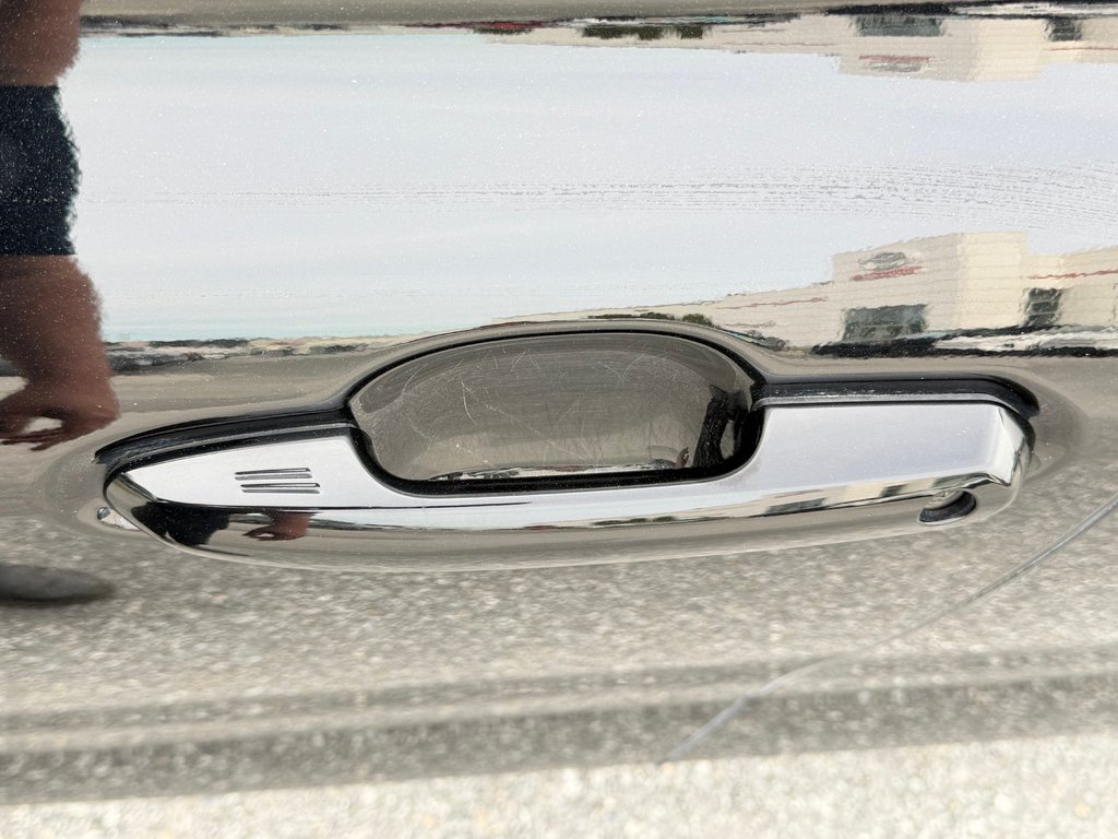 2022 Toyota Highlander LIMITED / BARRE DE TOIT / 7 PASSAGERS / HITCH D'ORIGINE / in Thetford Mines, Quebec - 20 - w1024h768px