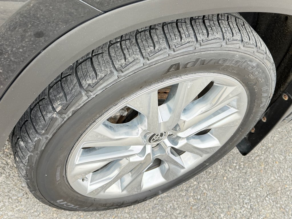 2022 Toyota Highlander LIMITED / BARRE DE TOIT / 7 PASSAGERS / HITCH D'ORIGINE / in Thetford Mines, Quebec - 14 - w1024h768px