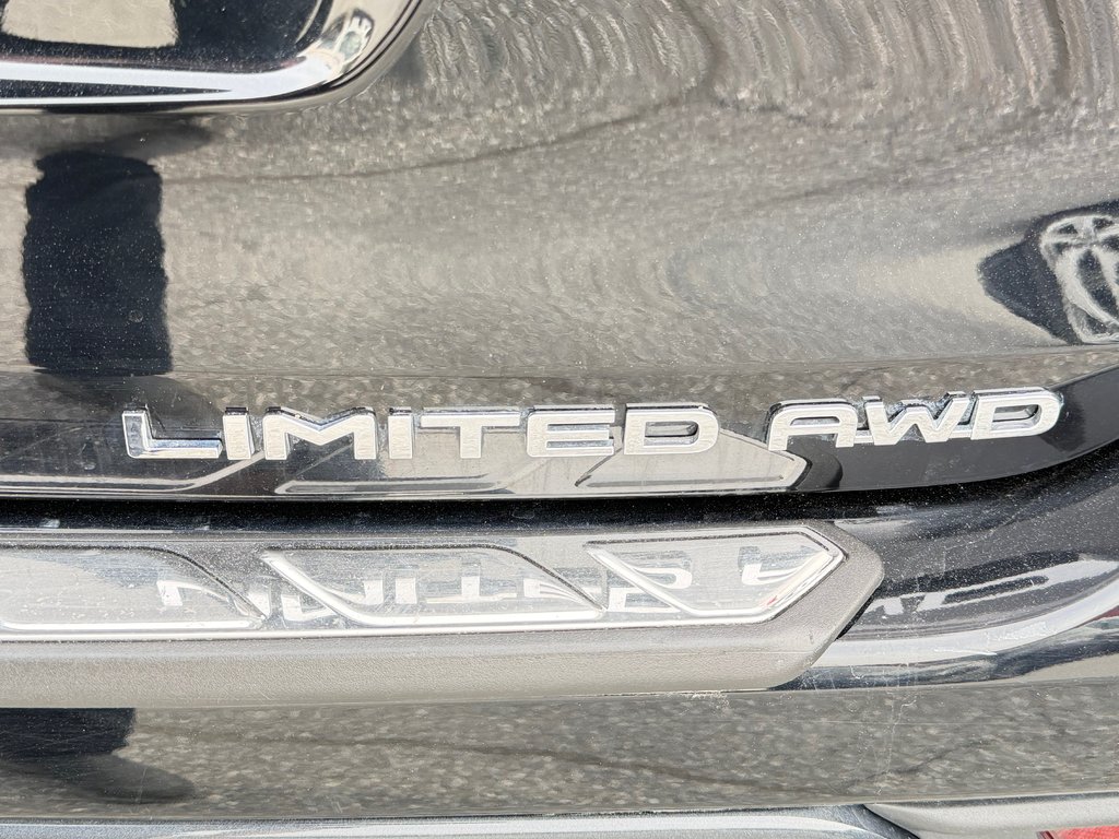 2022 Toyota Highlander LIMITED / BARRE DE TOIT / 7 PASSAGERS / HITCH D'ORIGINE / in Thetford Mines, Quebec - 25 - w1024h768px