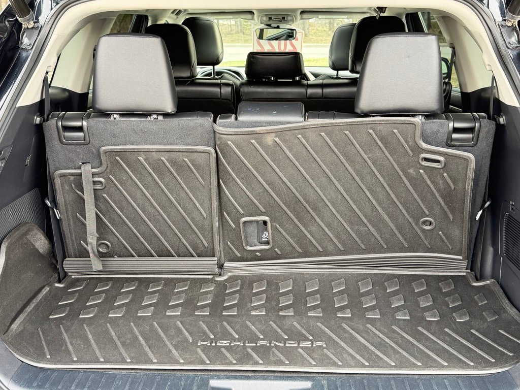 2022 Toyota Highlander LIMITED / BARRE DE TOIT / 7 PASSAGERS / HITCH D'ORIGINE / in Thetford Mines, Quebec - 67 - w1024h768px