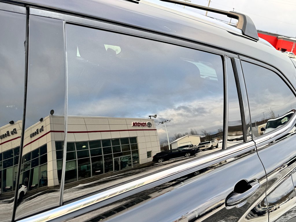 2022 Toyota Highlander LIMITED / BARRE DE TOIT / 7 PASSAGERS / HITCH D'ORIGINE / in Thetford Mines, Quebec - 23 - w1024h768px