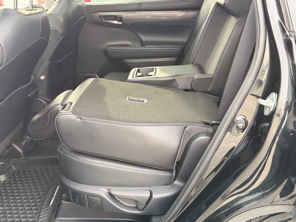 2022 Toyota Highlander LIMITED / BARRE DE TOIT / 7 PASSAGERS / HITCH D'ORIGINE / in Thetford Mines, Quebec - 62 - w1024h768px