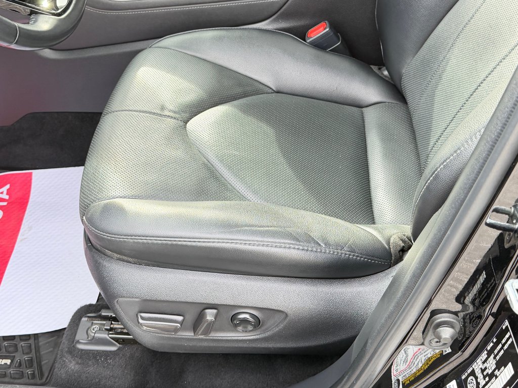 2022 Toyota Highlander LIMITED / BARRE DE TOIT / 7 PASSAGERS / HITCH D'ORIGINE / in Thetford Mines, Quebec - 33 - w1024h768px