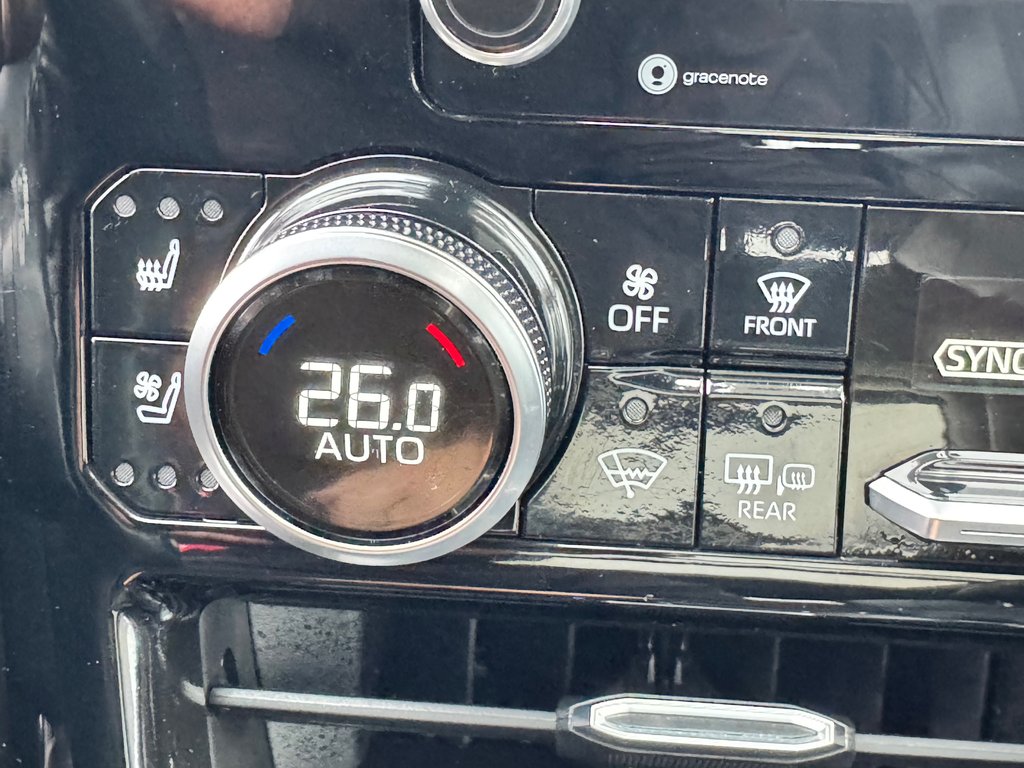 2022 Toyota Highlander LIMITED / BARRE DE TOIT / 7 PASSAGERS / HITCH D'ORIGINE / in Thetford Mines, Quebec - 49 - w1024h768px