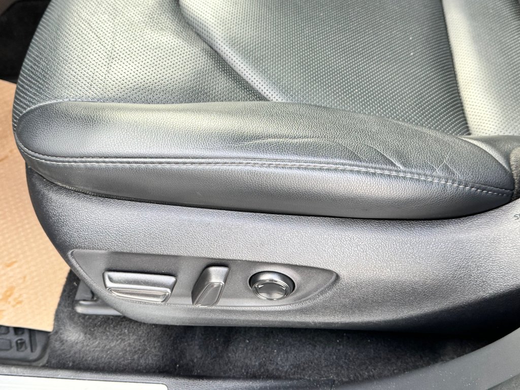 2022 Toyota Highlander LIMITED / BARRE DE TOIT / 7 PASSAGERS / HITCH D'ORIGINE / in Thetford Mines, Quebec - 38 - w1024h768px