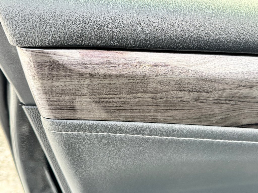 2022 Toyota Highlander LIMITED / BARRE DE TOIT / 7 PASSAGERS / HITCH D'ORIGINE / in Thetford Mines, Quebec - 34 - w1024h768px