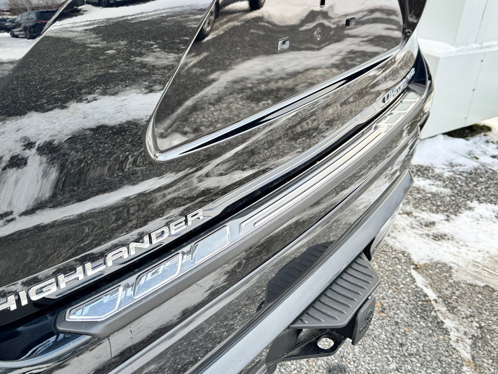 2022 Toyota Highlander LIMITED / BARRE DE TOIT / 7 PASSAGERS / HITCH D'ORIGINE / in Thetford Mines, Quebec - 28 - w1024h768px