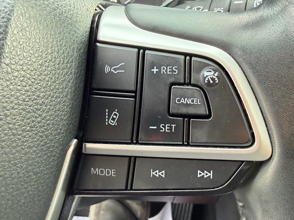 2022 Toyota Highlander LIMITED / BARRE DE TOIT / 7 PASSAGERS / HITCH D'ORIGINE / in Thetford Mines, Quebec - 38 - w1024h768px