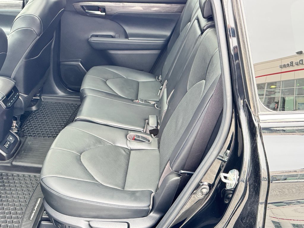 2022 Toyota Highlander LIMITED / BARRE DE TOIT / 7 PASSAGERS / HITCH D'ORIGINE / in Thetford Mines, Quebec - 64 - w1024h768px
