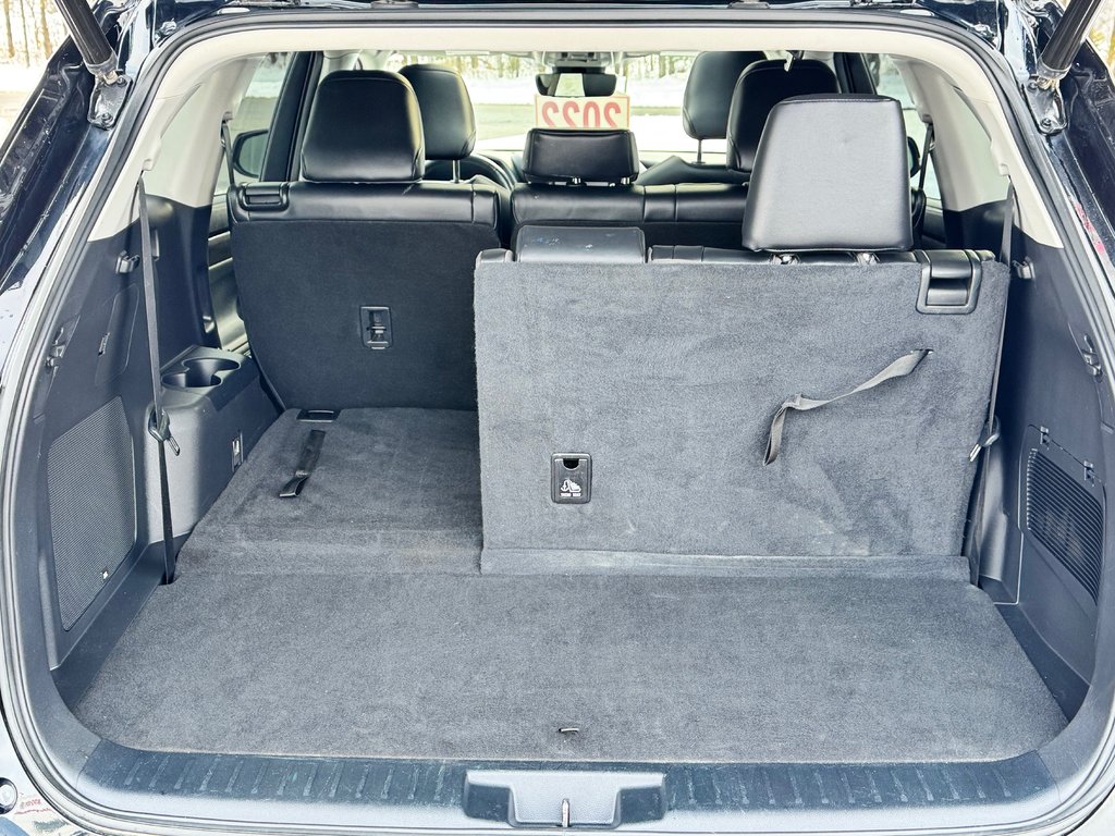 2022 Toyota Highlander LIMITED / BARRE DE TOIT / 7 PASSAGERS / HITCH D'ORIGINE / in Thetford Mines, Quebec - 77 - w1024h768px