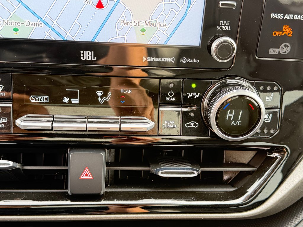 2022 Toyota Highlander LIMITED / BARRE DE TOIT / 7 PASSAGERS / HITCH D'ORIGINE / in Thetford Mines, Quebec - 46 - w1024h768px