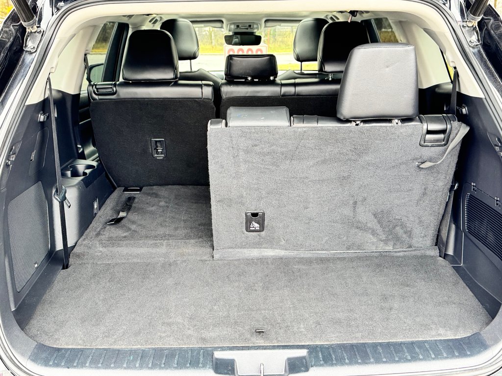 2022 Toyota Highlander LIMITED / BARRE DE TOIT / 7 PASSAGERS / HITCH D'ORIGINE / in Thetford Mines, Quebec - 73 - w1024h768px