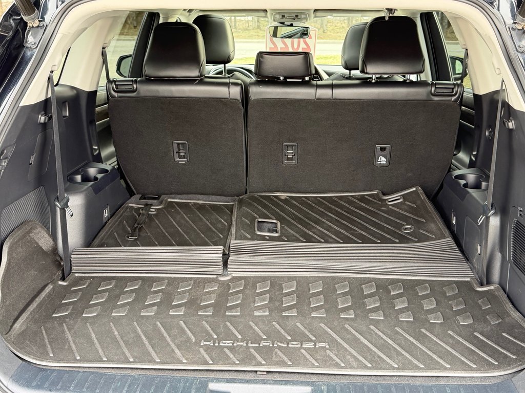 2022 Toyota Highlander LIMITED / BARRE DE TOIT / 7 PASSAGERS / HITCH D'ORIGINE / in Thetford Mines, Quebec - 68 - w1024h768px