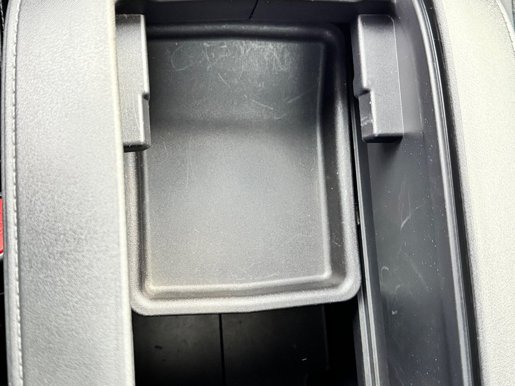 2022 Toyota Highlander LIMITED / BARRE DE TOIT / 7 PASSAGERS / HITCH D'ORIGINE / in Thetford Mines, Quebec - 62 - w1024h768px