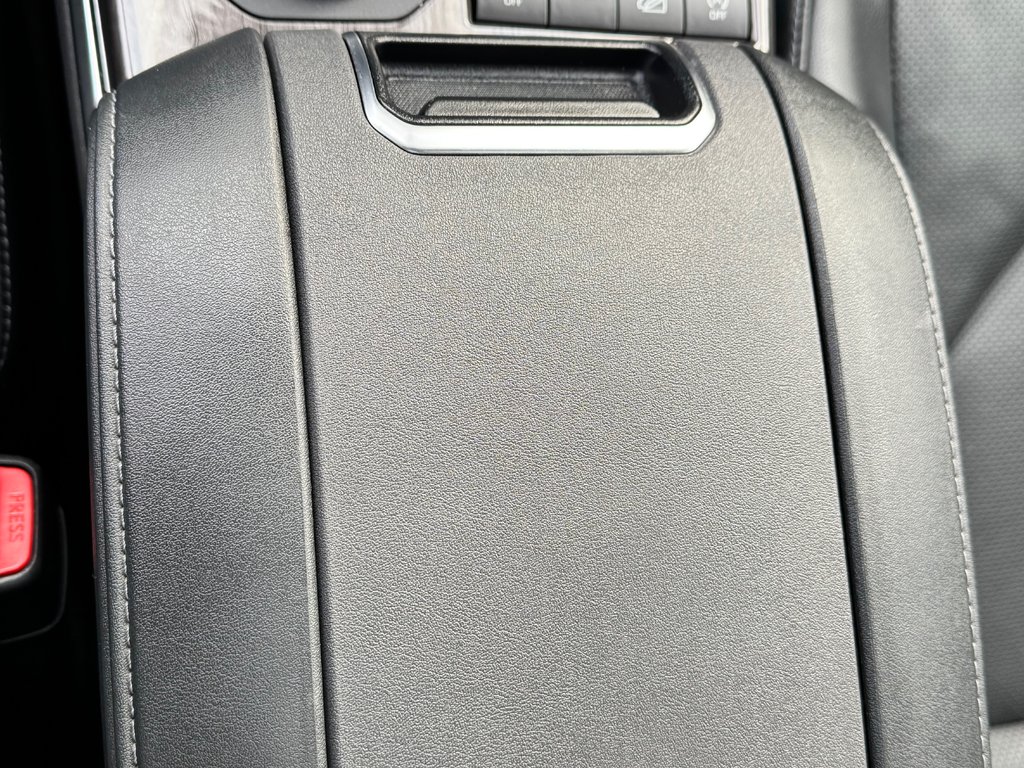 2022 Toyota Highlander LIMITED / BARRE DE TOIT / 7 PASSAGERS / HITCH D'ORIGINE / in Thetford Mines, Quebec - 60 - w1024h768px