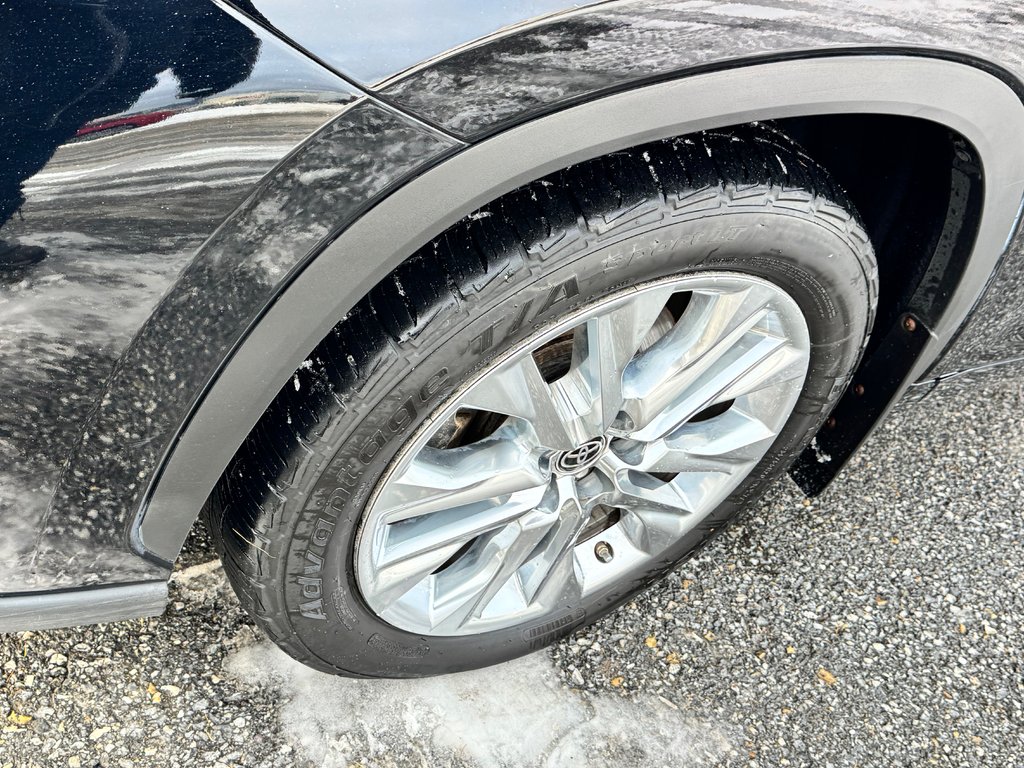 2022 Toyota Highlander LIMITED / BARRE DE TOIT / 7 PASSAGERS / HITCH D'ORIGINE / in Thetford Mines, Quebec - 14 - w1024h768px