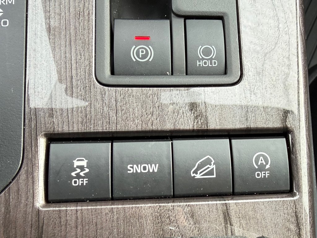 2022 Toyota Highlander LIMITED / BARRE DE TOIT / 7 PASSAGERS / HITCH D'ORIGINE / in Thetford Mines, Quebec - 50 - w1024h768px
