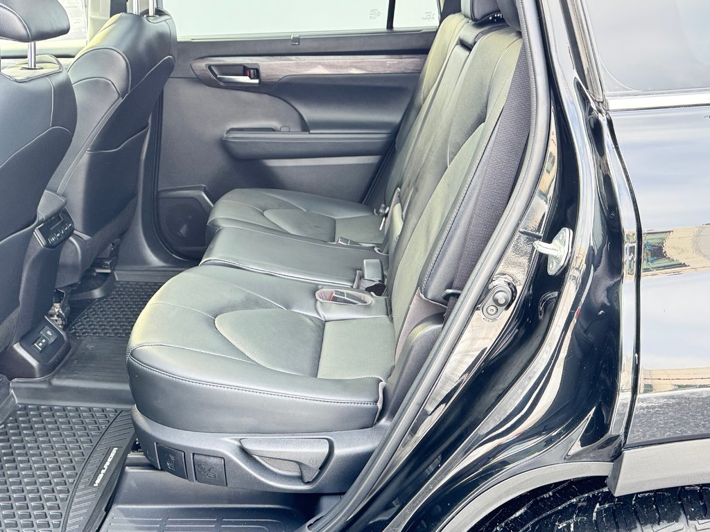 2022 Toyota Highlander LIMITED / BARRE DE TOIT / 7 PASSAGERS / HITCH D'ORIGINE / in Thetford Mines, Quebec - 69 - w1024h768px