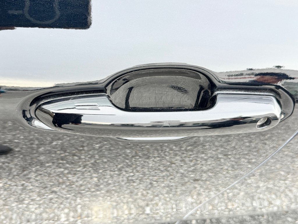 2022 Toyota Highlander LIMITED / BARRE DE TOIT / 7 PASSAGERS / HITCH D'ORIGINE / in Thetford Mines, Quebec - 21 - w1024h768px