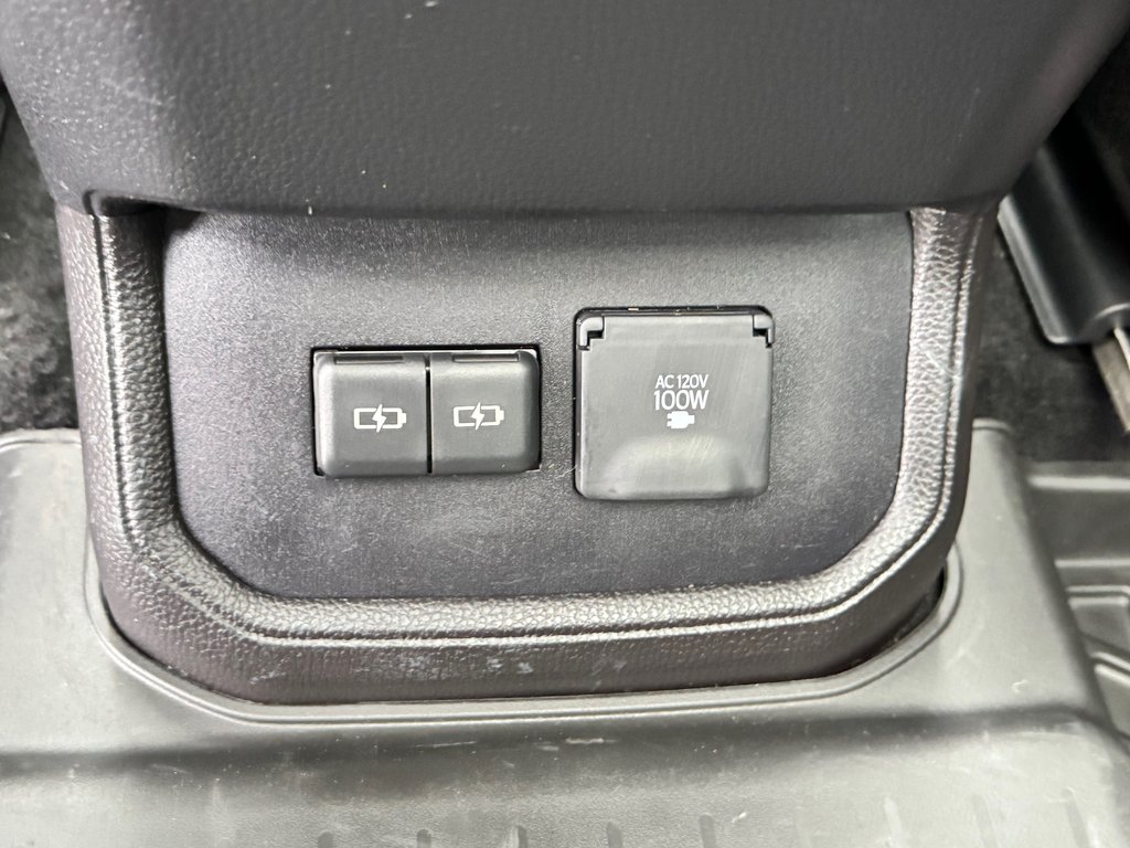 2022 Toyota Highlander LIMITED / BARRE DE TOIT / 7 PASSAGERS / HITCH D'ORIGINE / in Thetford Mines, Quebec - 68 - w1024h768px