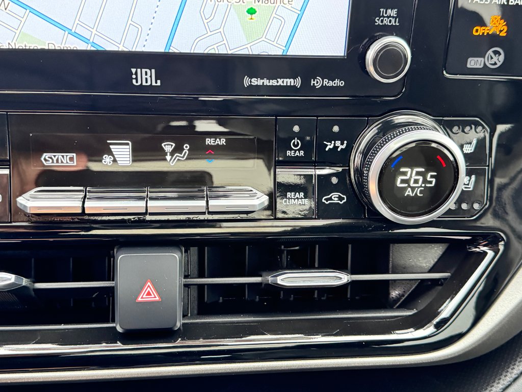 2022 Toyota Highlander LIMITED / BARRE DE TOIT / 7 PASSAGERS / HITCH D'ORIGINE / in Thetford Mines, Quebec - 50 - w1024h768px