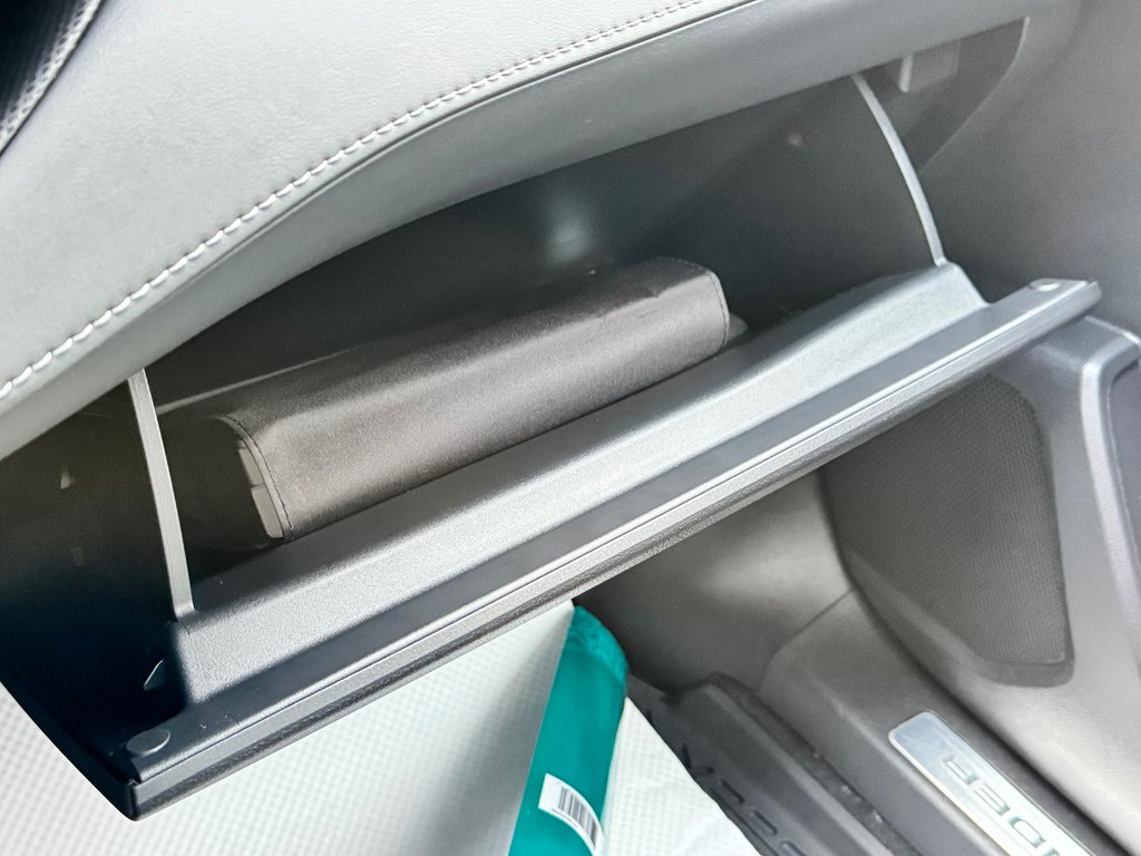 2022 Toyota Highlander LIMITED / BARRE DE TOIT / 7 PASSAGERS / HITCH D'ORIGINE / in Thetford Mines, Quebec - 63 - w1024h768px