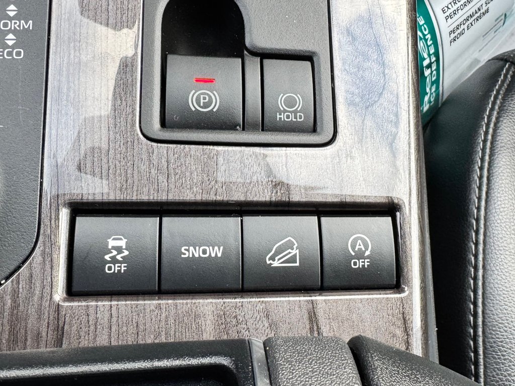 2022 Toyota Highlander LIMITED / BARRE DE TOIT / 7 PASSAGERS / HITCH D'ORIGINE / in Thetford Mines, Quebec - 59 - w1024h768px