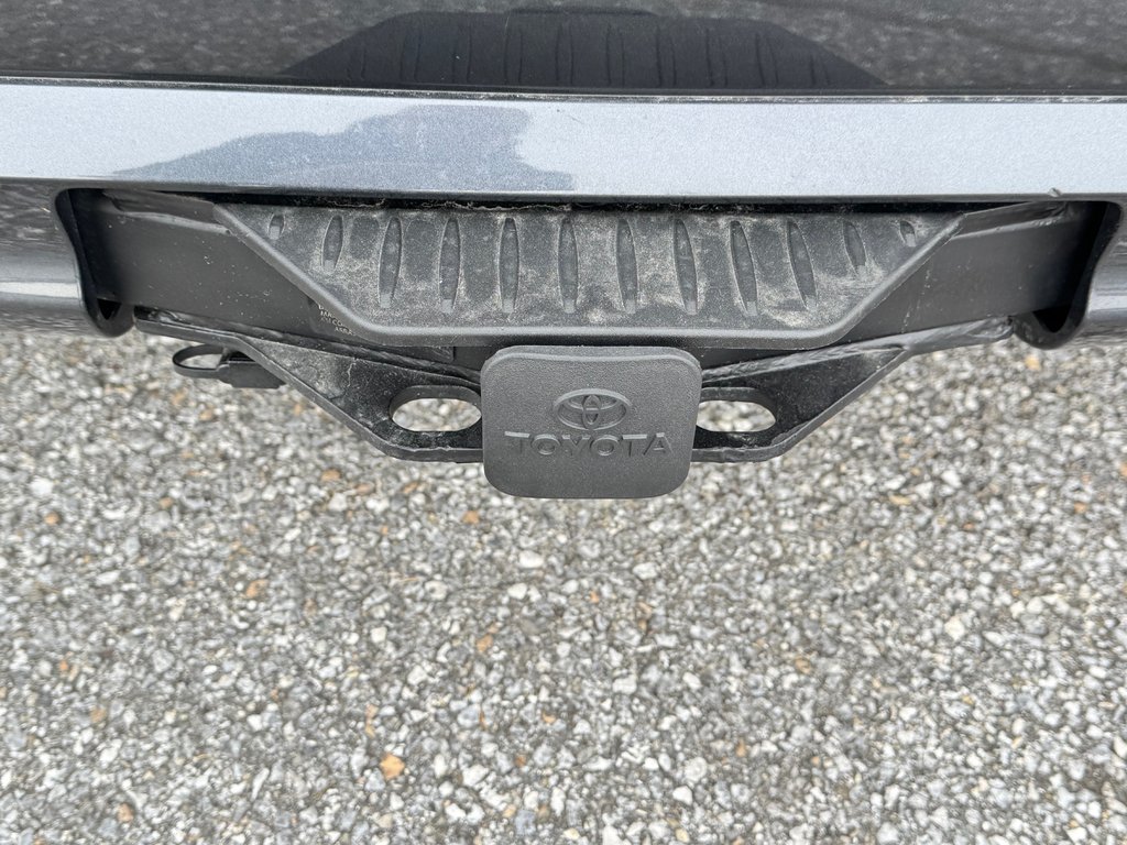 2022 Toyota Highlander LIMITED / BARRE DE TOIT / 7 PASSAGERS / HITCH D'ORIGINE / in Thetford Mines, Quebec - 27 - w1024h768px