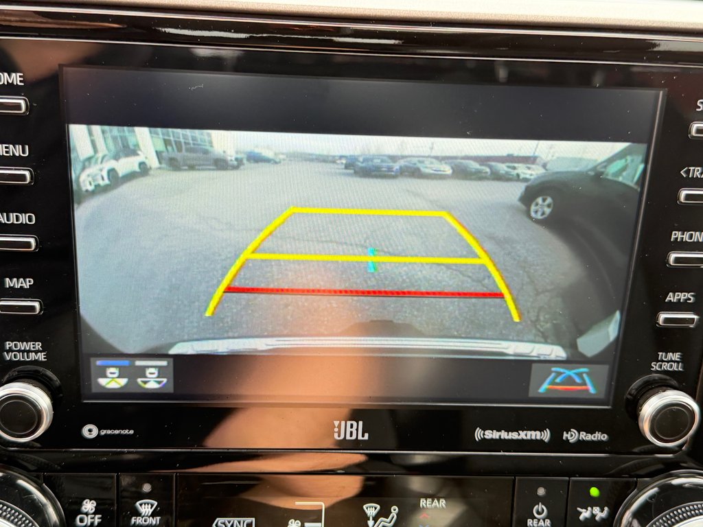 2022 Toyota Highlander LIMITED / BARRE DE TOIT / 7 PASSAGERS / HITCH D'ORIGINE / in Thetford Mines, Quebec - 44 - w1024h768px